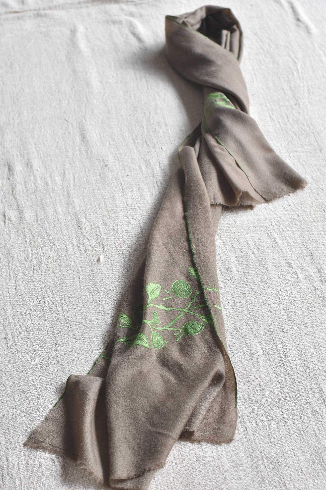 Double border green rose custom MM needle embroidery pashmina