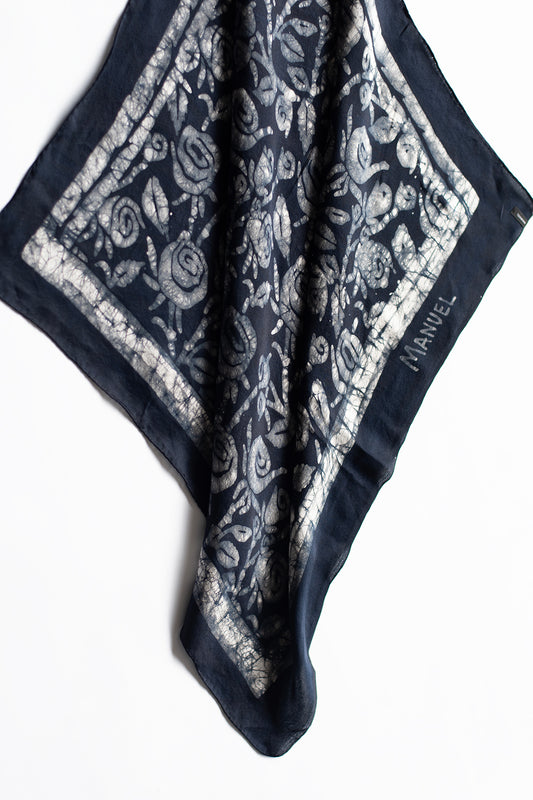 Batik allover rose XS neck scarf with thorn border